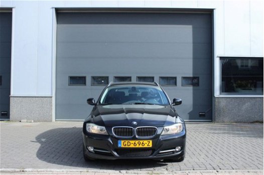 BMW 3-serie Touring - 318d 140PK Automaat High Executive Gr Navi Clima pdc Cruis Leder Bluetooth - 1