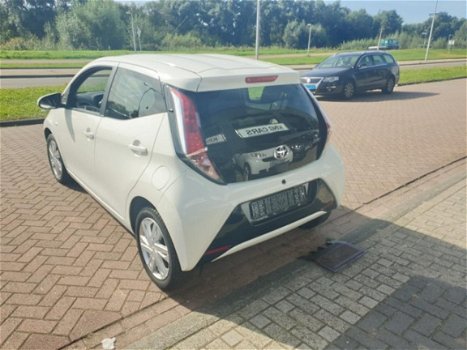 Toyota Aygo - 1.0 VVT-i x-clusiv - 1