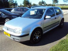 Volkswagen Golf - 1.6-16V Sportline