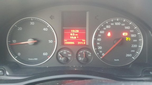 Volkswagen Jetta - 1.9 TDI Comfortline - 1