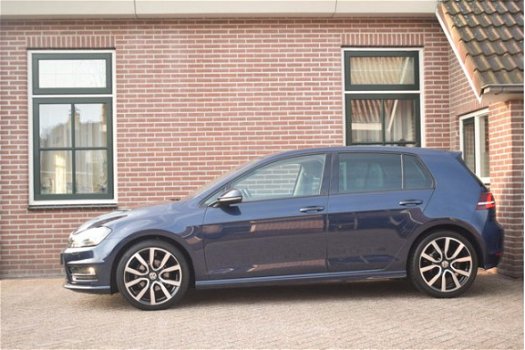 Volkswagen Golf - 1.2 TSI 105pk H6 R-Line Business Edition R Xenon Ecc Pdc Keyless Camera Massage Le - 1