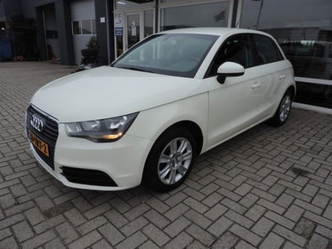 Audi A1 Sportback - 1.2 TFSI Attraction Pro Line Business 50 procent deal 3975, - ACTIE Navi / Clima - 1