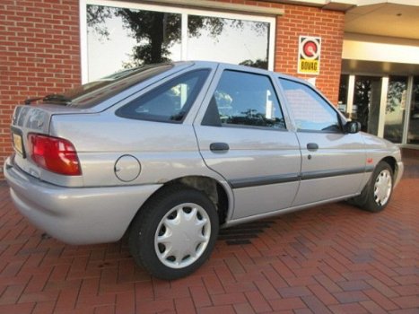 Ford Escort - 1.6 CLX CTX - 1