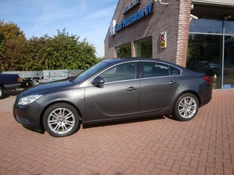 Opel Insignia - Limousine - 1