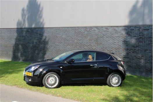 Alfa Romeo MiTo - 0.9 TwinAir Esclusivo - rijklaarprijs Leer interieur, mooie stijlvolle uitvoering - 1