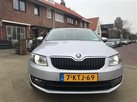 Skoda Octavia - 1.2 TSI Greentech Elegance Businessline 2013 - 1