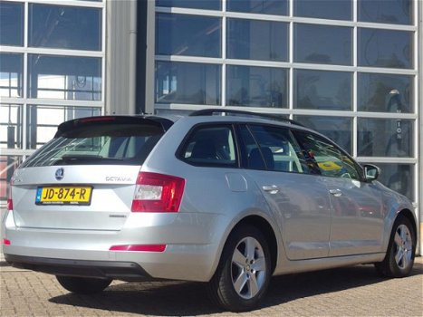 Skoda Octavia Combi - 1.6 TDI Greenline Ambition PDC/LM/Navigatie/Spoiler - 1