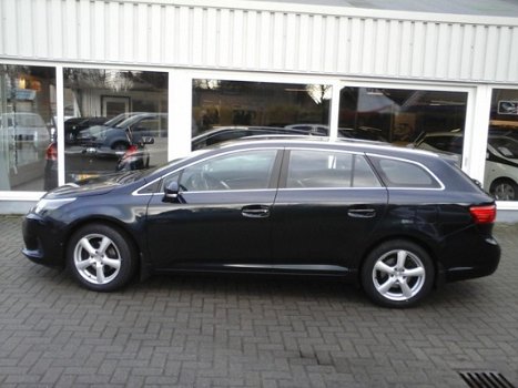 Toyota Avensis Wagon - 1.6 VVTi Comfort Airco/Trekhaak/Cruise-control - 1