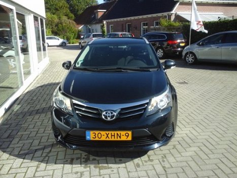 Toyota Avensis Wagon - 1.6 VVTi Comfort Airco/Trekhaak/Cruise-control - 1