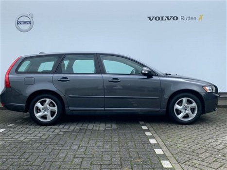 Volvo V50 - 2.0 145PK Sport / ECC / Park Assist achter / Bluetooth - 1