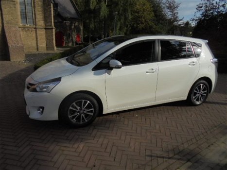 Toyota Verso - 1.8 VVT-i 147pk (5P) Business Edition bij specialist - 1