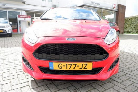 Ford Fiesta - 1.0 EcoB. 5-Drs ST Line 100Pk Race Red - 1