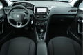 Peugeot 208 - 1.2 110PK EAT6 AUTOMAAT NAVI LMV DONKER GLAS AIRCO ETC financieren al vanaf 2, 9% - 1 - Thumbnail