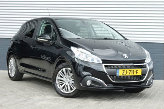 Peugeot 208 - 1.2 110PK EAT6 AUTOMAAT NAVI LMV DONKER GLAS AIRCO ETC financieren al vanaf 2, 9% - 1