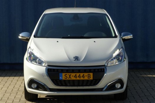 Peugeot 208 - 1.2 Puretech 82pk Allure |Navigatie|Cruise|Clima|Parkeersenoren| - 1