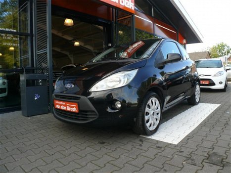 Ford Ka - 1.2 Titanium Airco Elec Pakket Mistlampen incl. Nieuwe Apk - 1