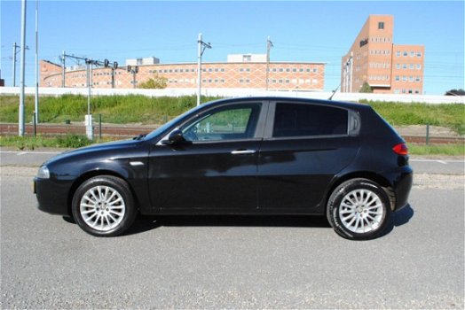 Alfa Romeo 147 - 1.6 T.Spark Progression 5DRS, AIRCO, APK - 1