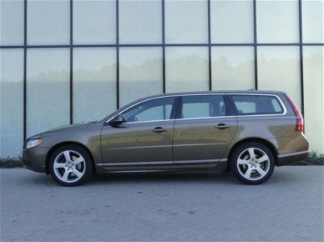 Volvo V70 - 2.0 D4 Summum - 1