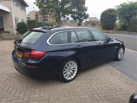 BMW 5-serie Touring - 520i Luxury Edition Automaat SportLeder Navigatie - 1