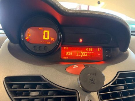 Renault Twingo - 1.5 dCi Dynamique airco, parrot en cruise control - 1