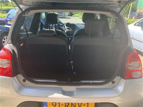 Renault Twingo - 1.5 dCi Dynamique airco, parrot en cruise control - 1