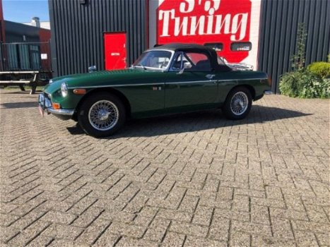 MG B type - B British racing green - 1