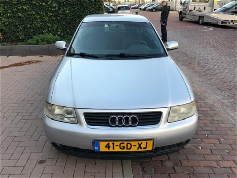 Audi A3 - 1.6 Attraction APK /airco / 5 drs / cruise control - 1