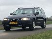 Volvo XC70 - 2.4 D5 Comfort Line AWD *APK 08-2020 *NAP - 1 - Thumbnail