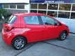 Toyota Yaris - 1.0 VVT-i Aspiration 2016 Elektrische ramen, Airco, Centrale vergrendeling met afstan - 1 - Thumbnail