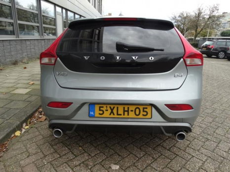 Volvo V40 - 2.0 D4 R-Design Business VOLL OPTIENAVI /LEER/MF STUUR/PANORAMA/APK - 1