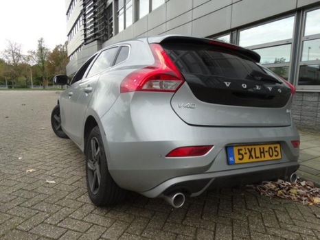 Volvo V40 - 2.0 D4 R-Design Business VOLL OPTIENAVI /LEER/MF STUUR/PANORAMA/APK - 1