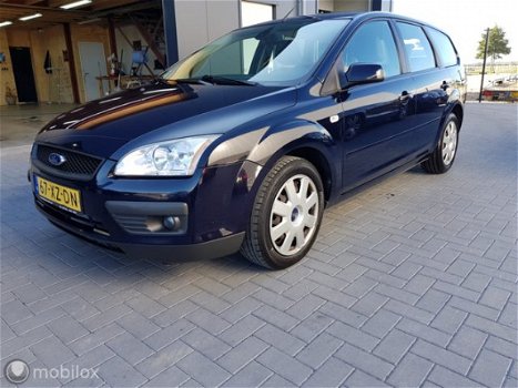 Ford Focus Wagon - 1.4-16V Trend - 1