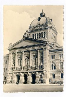 L102 Bern Bundeshaus Haupteingang / Zwitserland