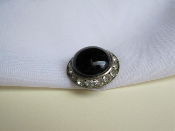 Broche antiek zwart emaille bolle cabochon met kristal rijnsteentjes rand 2.4 cm. - Afbeelding 2