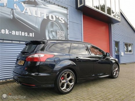 Ford Focus Wagon - 2.0T EcoBoost ST-3 250pk Leder, Navi, Vol - 1