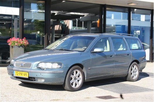 Volvo V70 - 2.4 D Edition - 1