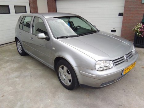 Volkswagen Golf - 1.6-16V Comfortline - 1