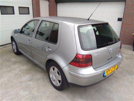 Volkswagen Golf - 1.6-16V Comfortline - 1