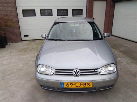 Volkswagen Golf - 1.6-16V Comfortline - 1