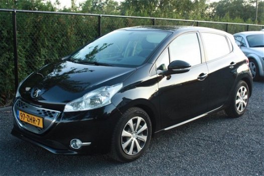 Peugeot 208 - 1.4 e-HDi Active AUTMAAT AIRCO APK 21-11-2020 - 1