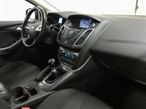 Ford Focus Wagon - 1.6 TDCI ECOnetic Lease Titanium Bj.13|navi|pdc|lmv|vol opties - 1