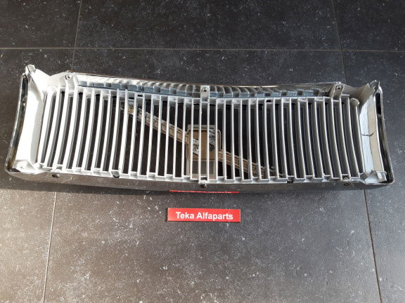 Volvo 440 460 (88-93) Grill ↔65cm ↕20cm NOS - Afbeelding 5
