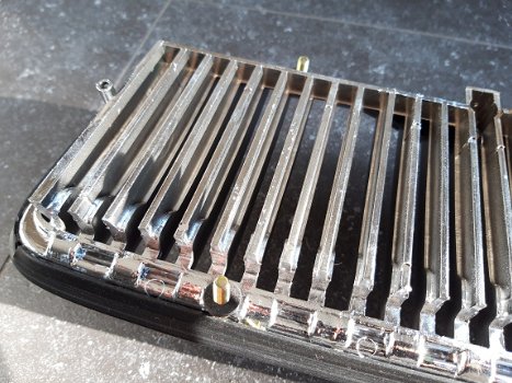 Volvo 440 460 (88-93) C70 Grill ↔54cm ↕15cm NOS - 6