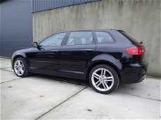 Audi A3 Sportback - 1.6 TDI Ambition Pro Line Business NAV, leder, LMV