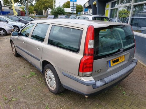 Volvo V70 - 2.4 Comfort Line AUTOMAAT - 1