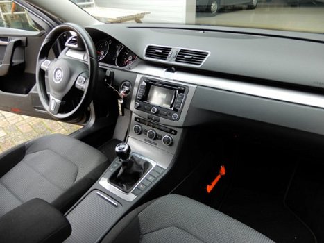 Volkswagen Passat Variant - 1.6 TDI Comfort Executive Line BlueMotion - 1