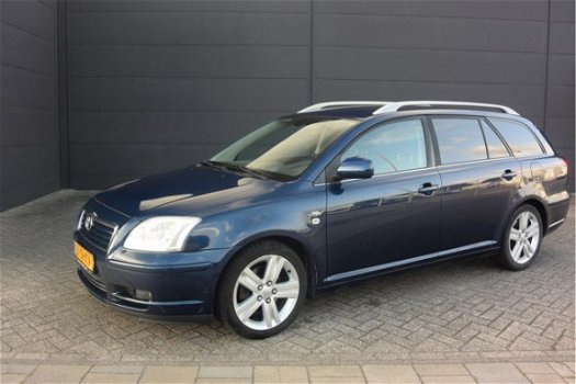 Toyota Avensis Wagon - 2.2 D-4D Linea Luna - 1