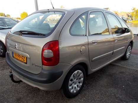 Citroën Xsara Picasso - 2.0i-16V Exclusive , automaat, airco, trekhaak - 1