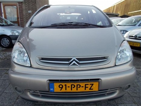 Citroën Xsara Picasso - 2.0i-16V Exclusive , automaat, airco, trekhaak - 1