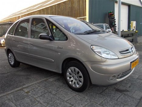 Citroën Xsara Picasso - 2.0i-16V Exclusive , automaat, airco, trekhaak - 1